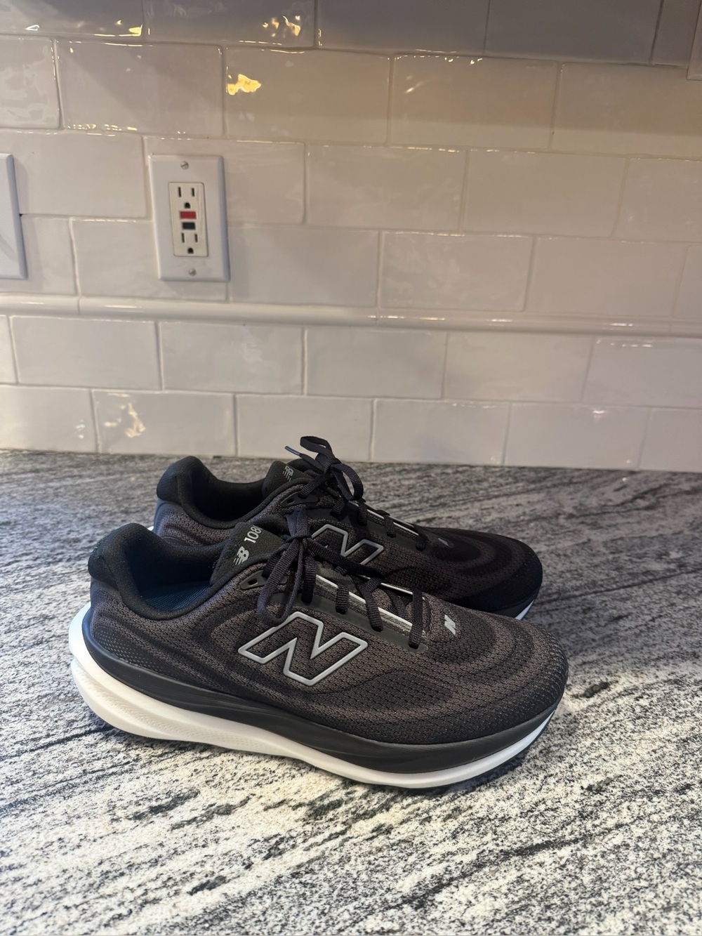 Women’s New Balance 1080 V15 Size 9